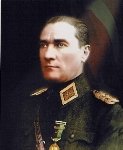 Atatürk Paþa Üniformasýyla.jpg